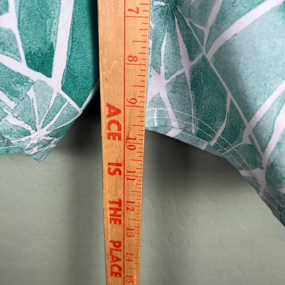 RVCA Men's Board Shorts Size 38‎ Green White Leaf Print Artist Network Program